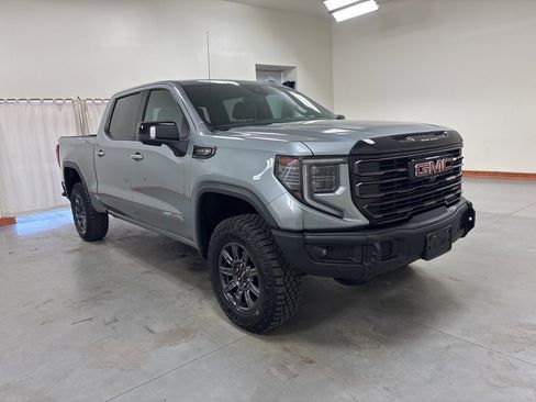 Used 2024 GMC Sierra 1500 AT4X image 2
