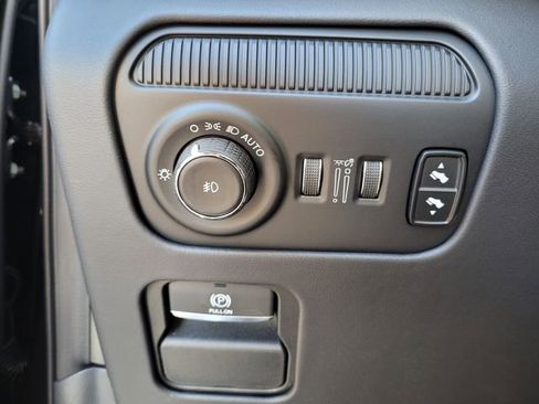 Used 2025 Jeep Grand Wagoneer L Series II Obsidian w/ Quick Order Packagew 28T image 22