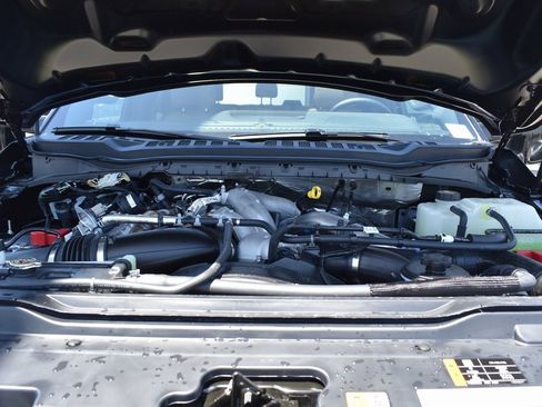 Used 2025 Ford F450 Lariat w/ FX4 Off-Road Package image 40