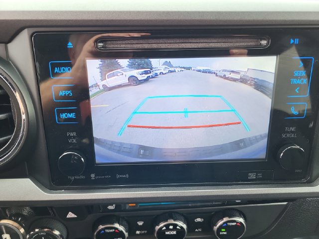 Used 2017 Toyota Tacoma TRD Off-Road w/ Premium & Technology Package AWD/4WD image 24