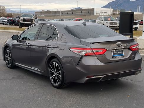Used 2019 Toyota Camry SE w/ Audio Package image 3