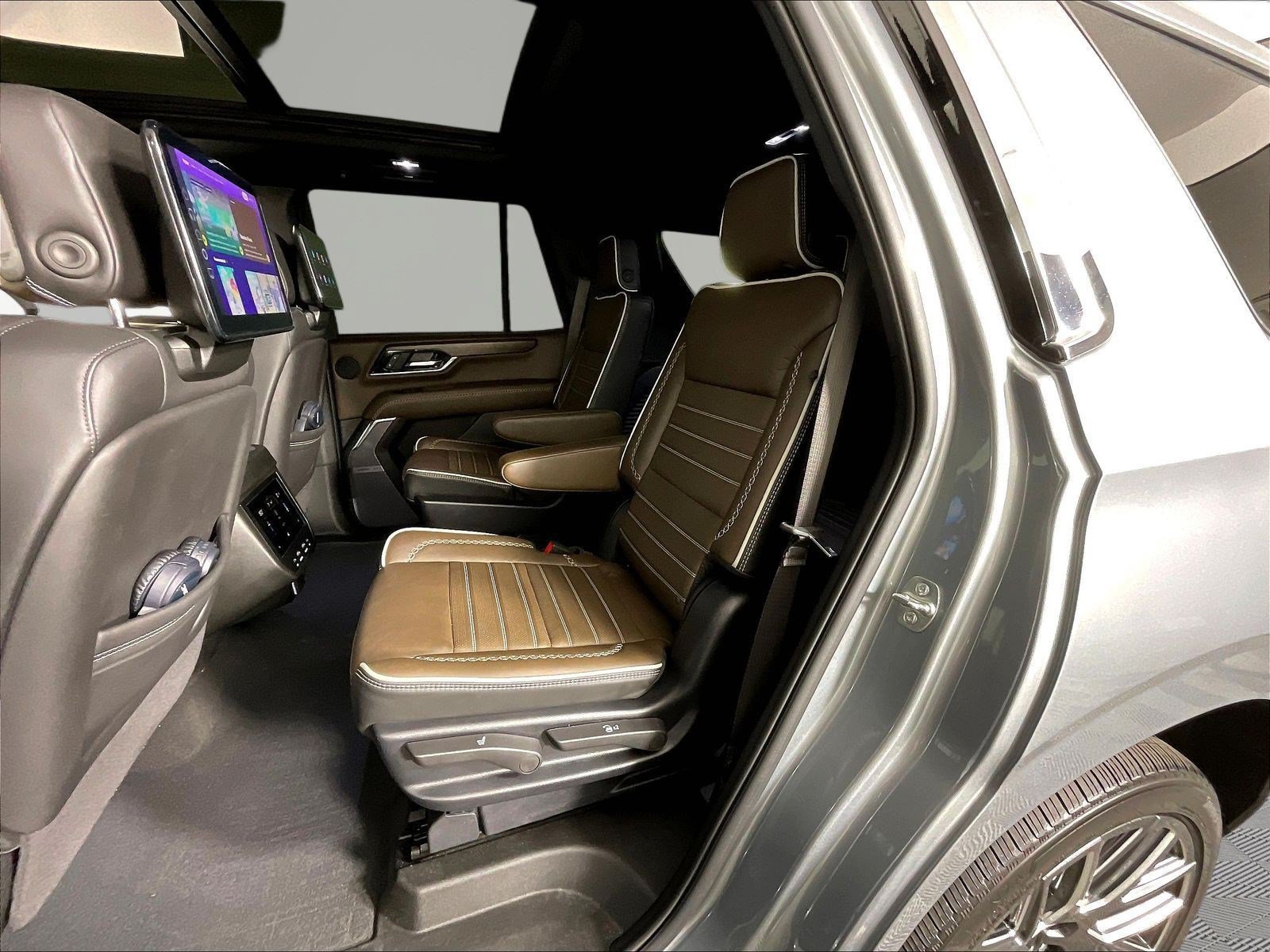 Used 2025 GMC Yukon Denali Ultimate AWD/4WD image 21