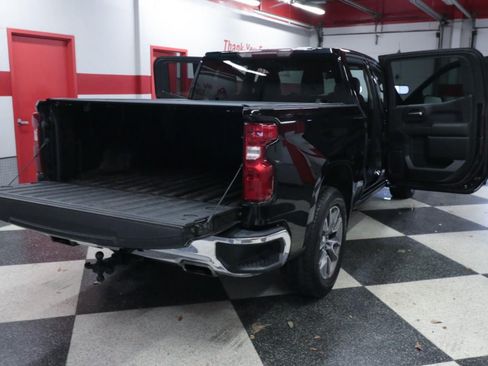 Used 2022 Chevrolet Silverado 1500 LT AWD/4WD image 23
