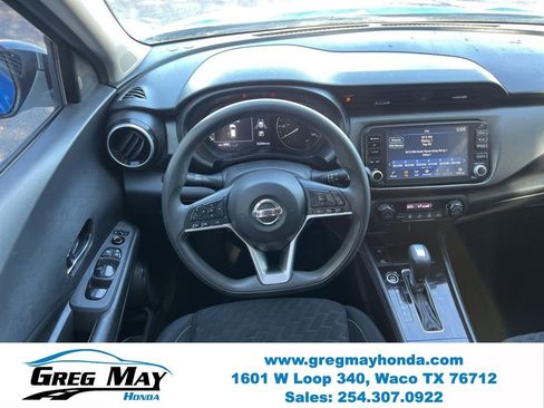 Used 2021 Nissan Kicks SV image 20