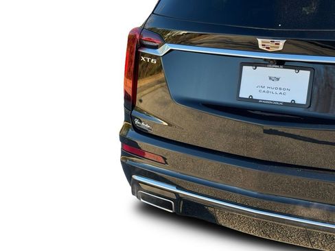 Certified 2025 Cadillac XT6 Premium Luxury image 18