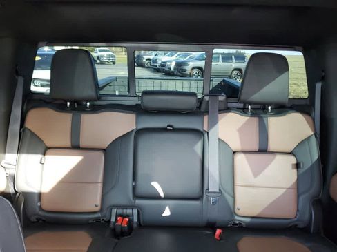 Used 2022 Chevrolet Silverado 2500 High Country w/ Z71 Off-Road Package image 13