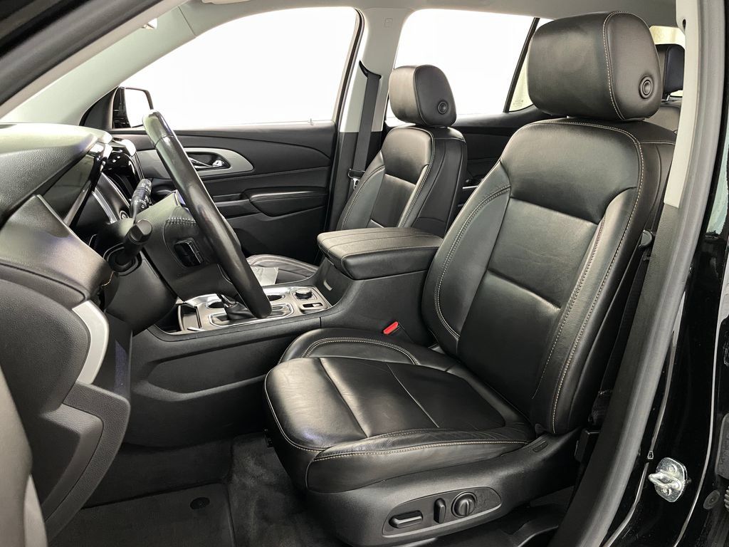 Used 2020 Chevrolet Traverse RS AWD/4WD image 24