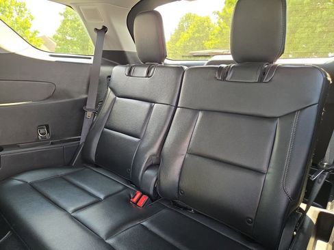 Used 2022 Ford Explorer Limited w/ Equipment Group 301A image 11