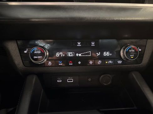 Used 2023 Mitsubishi Outlander SEL image 29