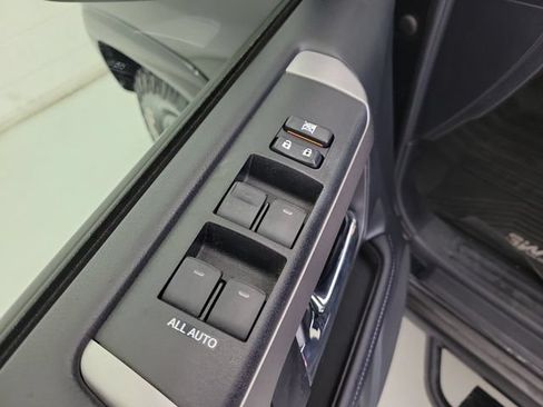 Used 2019 Toyota 4Runner SR5 RWD image 19