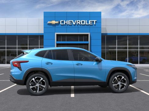 New 2026 Chevrolet Trax RS w/ Driver Confidence Package FWD image 5