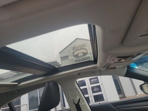 Certified 2024 Lexus ES 350 Ultra Luxury w/ Accessory Package (Z1) image 12