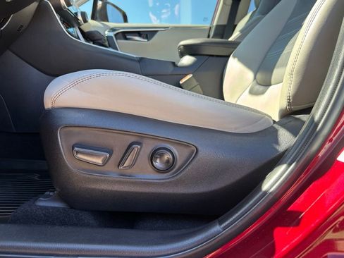 Used 2022 Toyota RAV4 Limited image 14