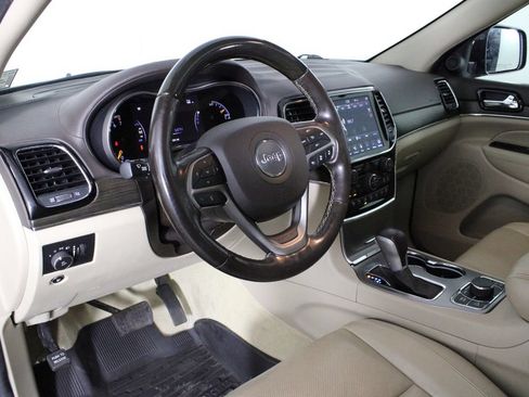 Used 2021 Jeep Grand Cherokee Overland AWD/4WD image 28