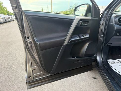 Used 2017 Toyota RAV4 LE FWD image 21