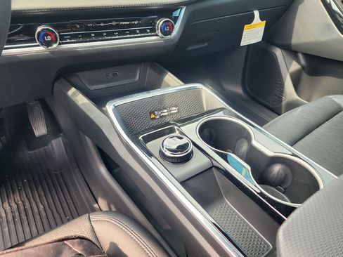 New 2026 Chevrolet Equinox LT w/ Convenience Package II image 35