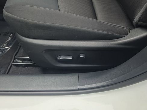 Used 2025 Nissan Altima 2.5 SV FWD image 12
