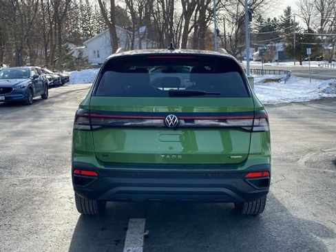 New 2026 Volkswagen Taos SE image 14