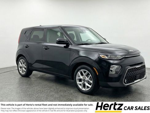 Used 2025 Kia Soul LX w/ LX Technology Package FWD image 1