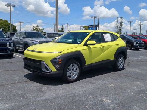 Used 2025 Hyundai Kona SE AWD/4WD image 2