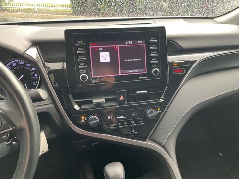 Used 2023 Toyota Camry SE image 12