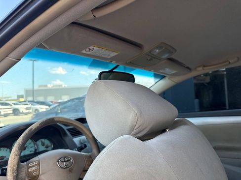 Used 2004 Toyota Solara SE FWD image 23