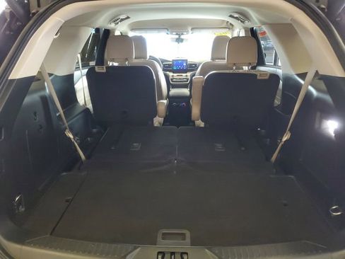 Used 2023 Ford Explorer XLT w/ Equipment Group 202A image 10