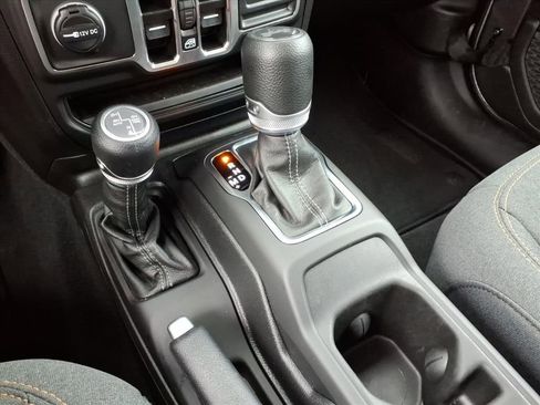 Certified 2025 Jeep Wrangler Unlimited Sahara w/ Safety Group image 14