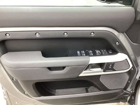 Used 2022 Land Rover Defender 110 X-Dynamic SE image 27