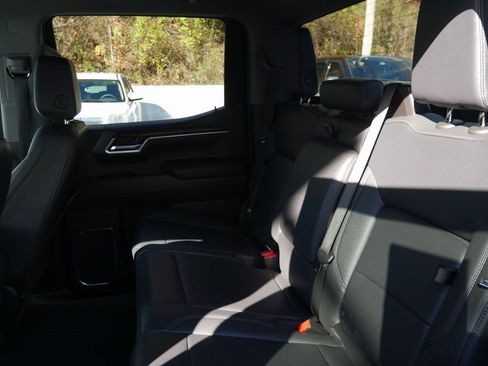 Used 2024 GMC Sierra 1500 SLT image 26