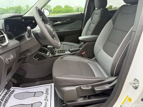 New 2026 Chevrolet TrailBlazer LT w/ Driver Confidence Package FWD image 24
