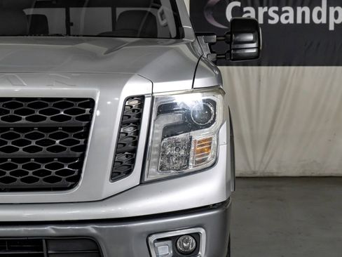 Used 2019 Nissan Titan PRO-4X image 40