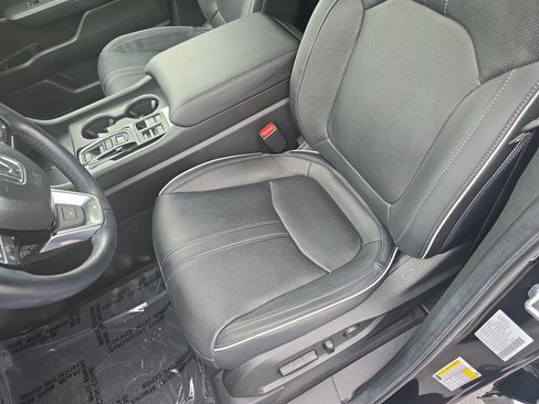 Used 2023 Honda Pilot Elite image 16