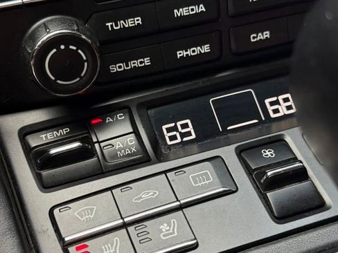 Used 2017 Porsche 911 Carrera image 15