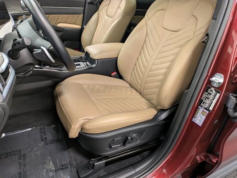 Certified 2024 Kia Sorento SX Prestige w/ Olive Brown Leather Package image 9