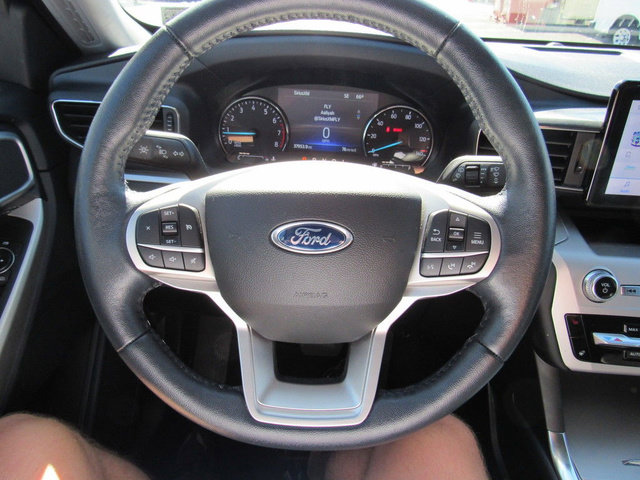 Used 2022 Ford Explorer XLT w/ Equipment Group 202A AWD/4WD image 22