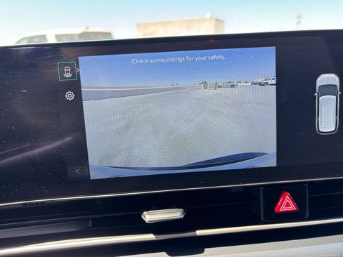 Used 2026 Kia Carnival FWD image 24