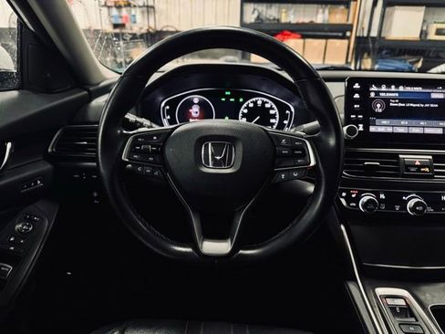 Used 2018 Honda Accord Touring image 23