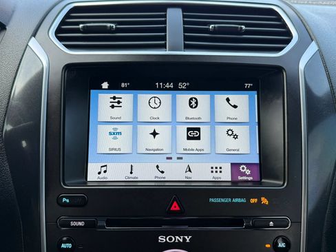 Used 2018 Ford Explorer Sport AWD/4WD image 38