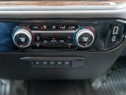 Used 2024 GMC Sierra 3500 SLE w/ SLE Convenience Package image 23