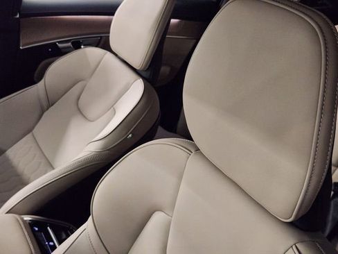 New 2026 Volvo XC90 B6 Plus w/ Protection Package Premier image 15