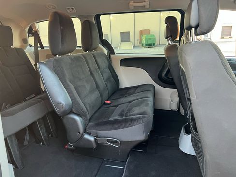 Used 2017 Dodge Grand Caravan SE w/ Power Window Group image 18
