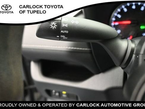 Used 2022 Toyota RAV4 XLE AWD/4WD image 23