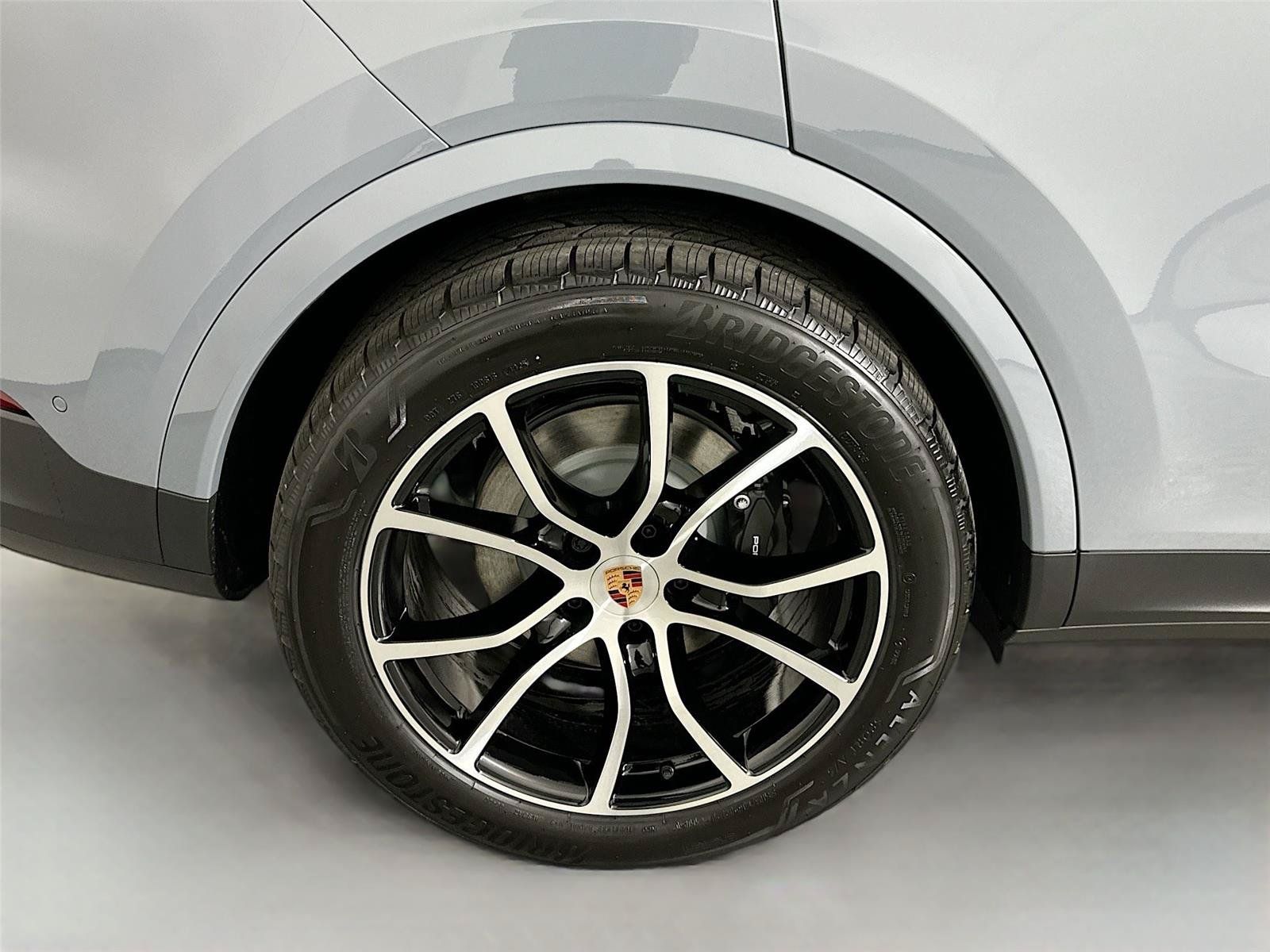Certified 2026 Porsche Cayenne Coupe AWD/4WD image 13