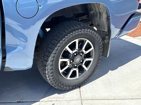 Used 2018 Toyota Tundra Limited w/ Limited Premium Package AWD/4WD image 8