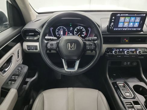 Used 2025 Honda Pilot EX-L image 16