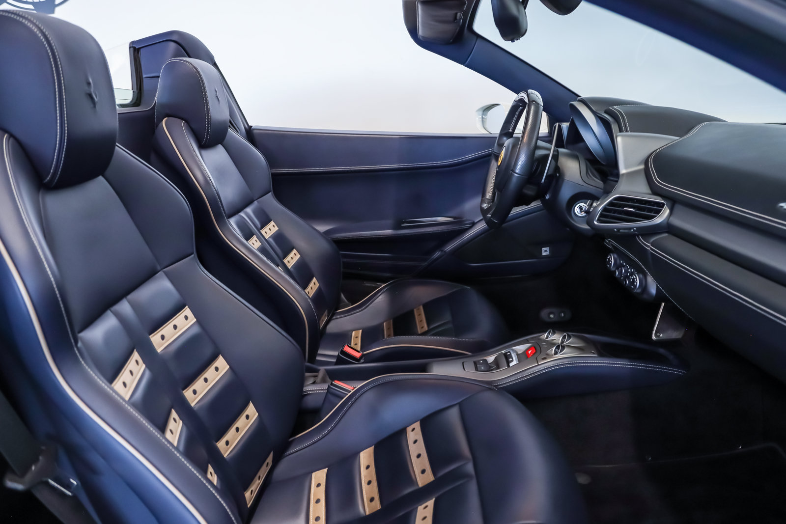 Used 2015 Ferrari 458 Spider RWD image 37