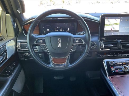 Used 2021 Lincoln Navigator Reserve w/ Luxury Package image 13