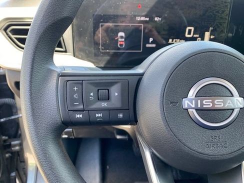 Used 2025 Nissan Kicks SV AWD/4WD image 20