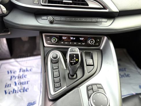 Used 2015 BMW i8 image 26